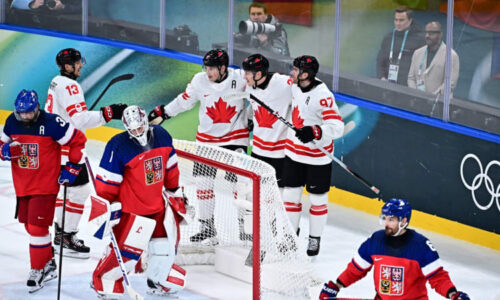 Hokejisty možná srazí únava, obává se Vondrka před zápasem s Kanadou. Čechům prorokuje prohru