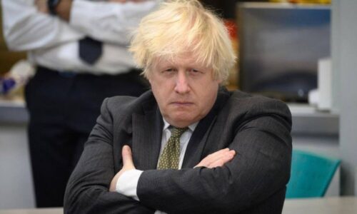 WSJ: Johnson žiada Ukrajinu, aby pokračovala v boji a Európa za každú cenu podporovala Kyjev