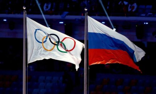 Ruská vlajka pod pěti kruhy. Místo olympioniků mohou Moskvu reprezentovat paralympionici