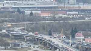 Ďalšia rana pre košickú dopravu. na dôležitej križovatke zúžili premávku do jedného pruhu