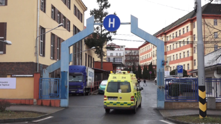 Smrt dvou novorozenců v litoměřické nemocnici: přesuny lékařů i odmítání viny