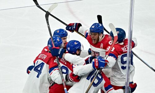 Veľké zlyhanie rozhodcov. Palátov gól nemal platiť, Česi hrali aj oslavovali v počte šesť hokejistov