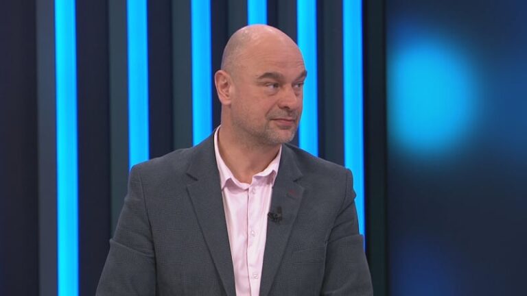 Kolovratník: eet potřebuje pomocnou ruku opozice. ve studiu slyšel nečekanou podporu