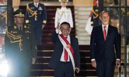 Novým dočasným prezidentom Peru sa stal exsudca a právnik José María Balcázar