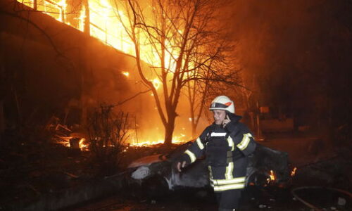 Požiar bytovky vyhnal do mrazov celé rodiny, noc strávilo 70 ľudí v kultúrnom dome