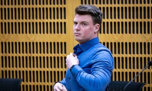 Smetl matku s kočárkem, zemřela. Řidič Porsche o svých mdlobách věděl, zaznělo u soudu v Praze