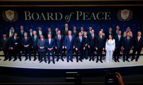 Trump zahájil Radu míru s „nejlepším týmem“. V USA je za Česko coby pozorovatel i Macinka