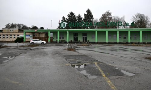 V areáli Bukózy vyhlásili po úniku čierneho lúhu mimoriadnu situáciu