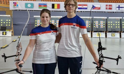 Lukostreľba: fantázia. adela tollarovičová a oliver soták oslavujú, na halových me si vybojovali medailu!