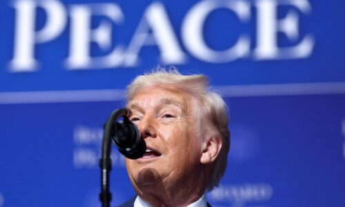 Trump sa do desiatich dní rozhodne, či je možné uzavrieť dohodu s Iránom, povedal na rokovaní Rady mieru