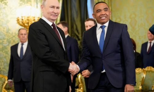 Sme pripravení začať novú éru, ktorá by mohla byť príkladom pre Afriku, povedal vodca Madagaskaru Putinovi