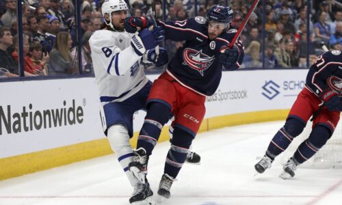 Obranca toronta už trénuje na ľade, ale návrat do súťažného diania je vo hviezdach