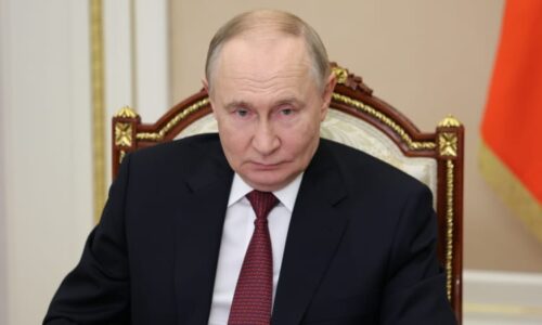 Putin spadl do vlastní pasti. Musí válčit, mír by ho stál moc, píše The Economist