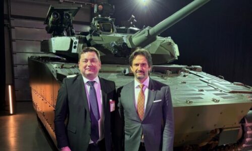 Vo Švédsku slávnostne predstavili vozidlo pre slovenskú armádu, program postupuje podľa plánu – FOTO