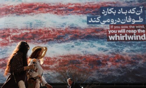 Ropa mierne klesá, napätie USA s Iránom však drží cenu blízko najvyššej hodnoty za šesť mesiacov