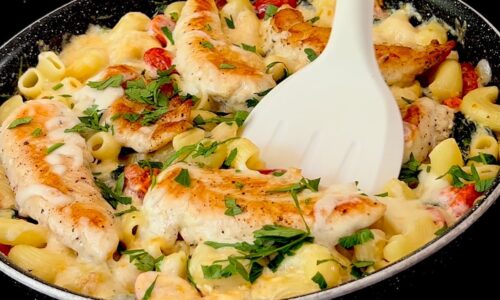 Lecker und einfach. Dies ist ein großartiges Abendessen. Cremige Nudeln mit Spinat.