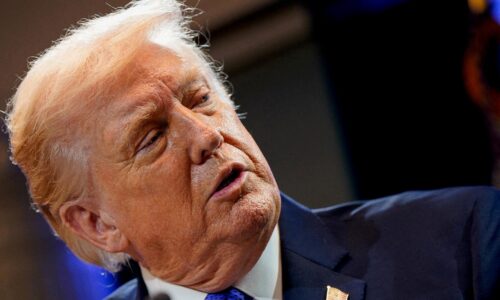 Trump zaviedol nové desaťpercentné clá po zásahu Najvyššieho súdu