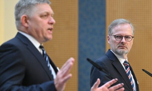 Fiala ostře kritizuje Fica kvůli hrozbám Ukrajině: Jako by mu to poradili přímo v Moskvě