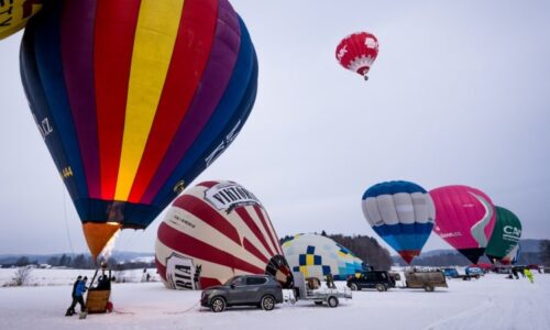 Bez toalety a s minimem jídla v koši: Extrémní závod balónů v Česku nevyžaduje jen vytrvalost