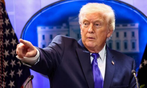 Trump zvýšil clo na dovoz zo všetkých štátov sveta z desiatich na 15 percent