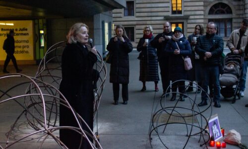 Jána Kuciaka a Martinu Kušnírovú si pripomenuli aj v zahraničí, v Prahe vystúpila Vášáryová