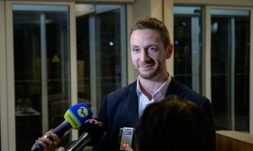 Republika rokuje o spolupráci s SNS pri komunálnych voľbách. Smer nie je vysnívaným partnerom, tvrdí Uhrík