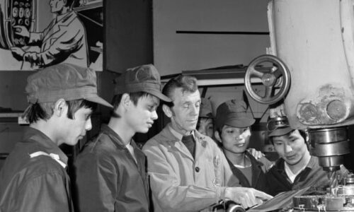 Chceš digi? Z války s Američany do fabrik a tržnic aneb Vietnamci žijí v Česku 70 let