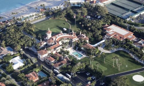 Střelba u Trumpova sídla: Tajná služba zlikvidovala ozbrojeného mladíka