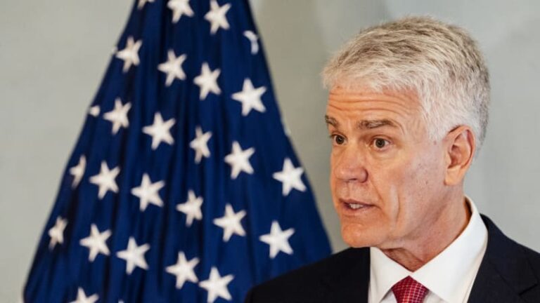 Velvyslanec usa: macinka těží z dobrého vztahu babiše a trumpa. česko je baštou zdravého rozumu