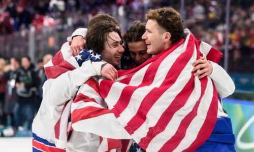 Ohlasy médií: prvé zlato od zázraku na ľade! triumf usa v znamení zvýraznenej mantry a dojímavého gesta