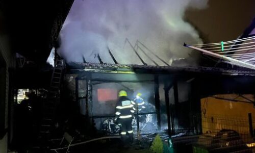 V rodinnom dome v Žiline po výbuchu fľaše horelo, zranili sa tri osoby. Škoda je 90-tisíc eur