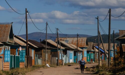 Ruská dedina vyslala do vojny polovicu mužov. Slávy sa nedočkala, splašky ďalej tečú ulicou
