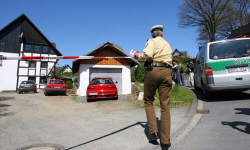 Osmnáctiletý mladík hledal v mrazáku pizzu. Místo toho našel těla tří svých sourozenců