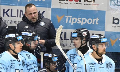 Nitra kráča za pohárom dušana pašeka. tréner kmeč zostal v šoku, pomohol mu zlý obraz kamery