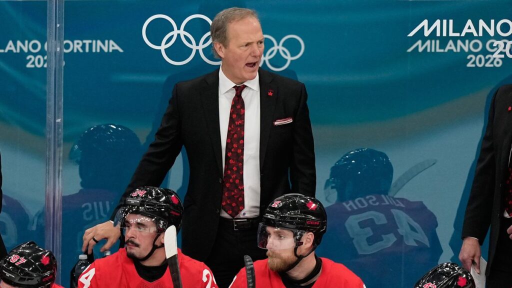 Tréner kanady sa po trpkej finálovej prehre pustil do kritiky: hokej už viac nie je hokejom