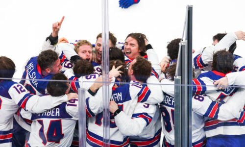 Zlaté oslavy USA: S hokejisty „křepčil“ šéf FBI. Kapitán úspěch zapil zakázaným Prazdrojem