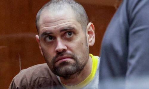 Syn režiséra Roba Reinera na súde odmietol vinu z vraždy rodičov