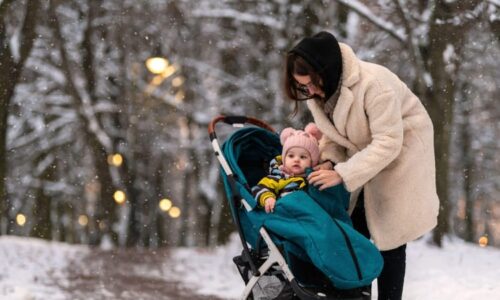 Opilá matka v Šumperku vyvezla dítě do mrazu. Kolik? Divila se na videu po dechové zkoušce