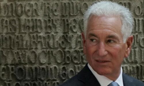 Francúzsko zastaví americkému veľvyslancovi prístup k členom vlády