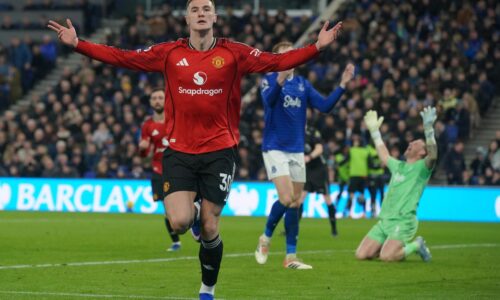 Manchester united našiel svojho gólového hrdinu a vrátil sa do najlepšej štvorky