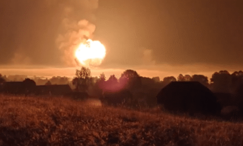 Brutální a cynické, zlobí se Zelenskyj. Policie čelí útokům, úřady hlásí mrtvé i zraněné