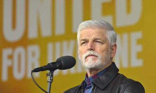 Pavel na výročí invaze zamíří do Senátu, Babiš se omluvil. Ukrajina není náš program, vzkázal