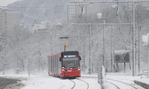 Slováci menia autá za MHD. Verejná doprava zaznamenala vlani nárast využitia