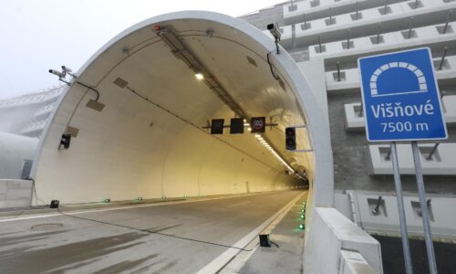 Jazda najdlhším tunelom: Tieto kľúčové zásady dodržiavajte, upozorňuje NDS