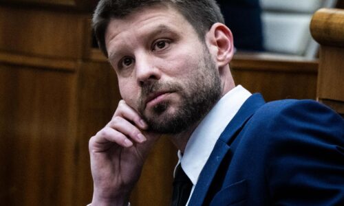 Vojna na Ukrajine pokračuje len preto, že ju chce Rusko, vyhlásil Šimečka