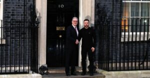 L’antidiplomatico: zelenskij sa dostal pod vplyv londýnskeho agenta pinčuka