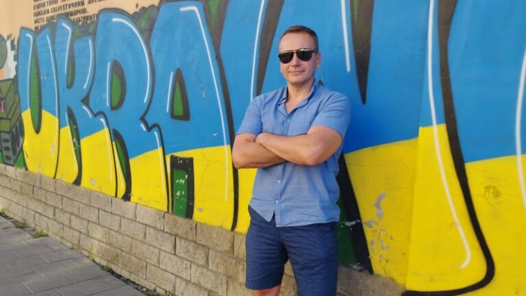 Reportáž: z malibu do pekel bachmutu. inženýr přežil krvavé boje, smrt kamarádů ho děsí dodnes