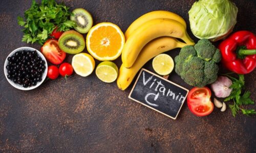 Pozor na skladování v lednici: Kterým potravinám chlad vyloženě škodí a bere jim chuť?