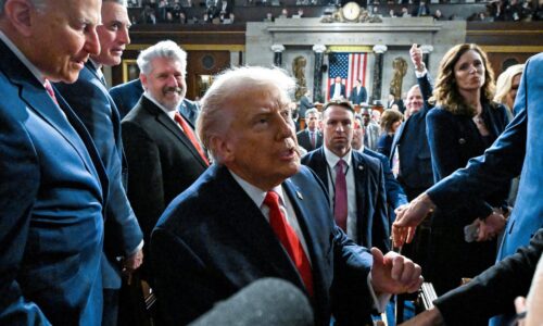 Irán vyvíja rakety schopné zasiahnuť USA, tvrdí Trump