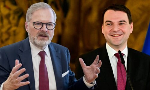 Fialovi nevypli teletext, jeho řeči nikoho nezajímají, kritizuje expremiéra Macinka